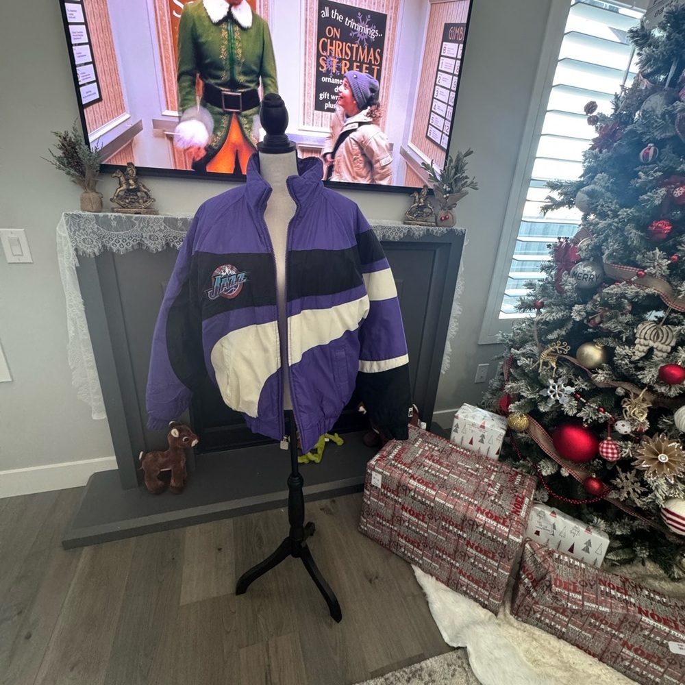 Men’s Vintage Utah Jazz Logo 7 Puffer Jacket Purple NBA 90s Size Medium